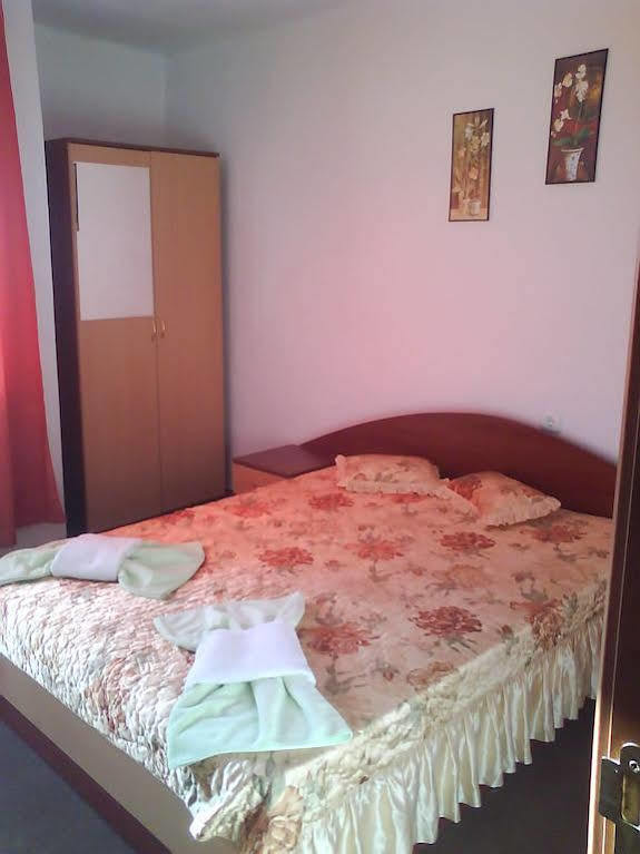 Ivet Guest House Obzor Buitenkant foto